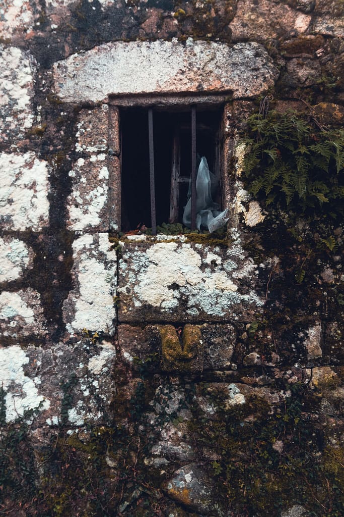 rehabilitar casa de piedra, muro de granito